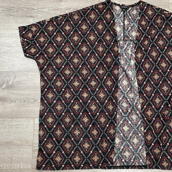 Torrid Kimono Open Front Cardigan Black Print Size 2 - Picture 12 of 16